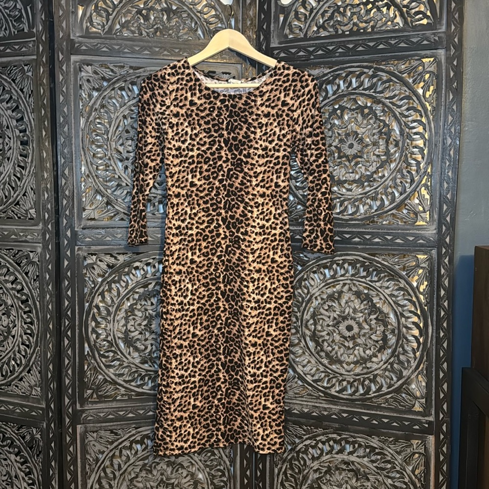 cute cheetah print dress, middle length and in the great condition